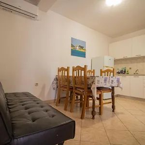 Apartman Petar Maksan, Pakoštane